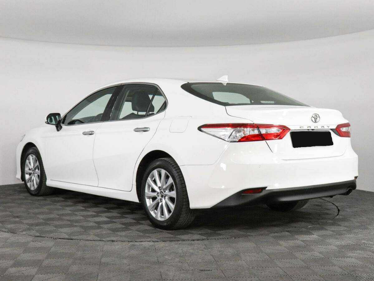 Toyota Camry с пробегом — 2019 год. Фото: #5