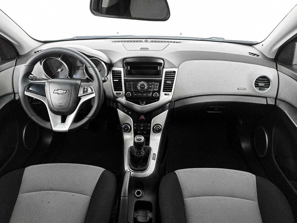 Chevrolet Cruze с пробегом — 2012 год. Фото: #11