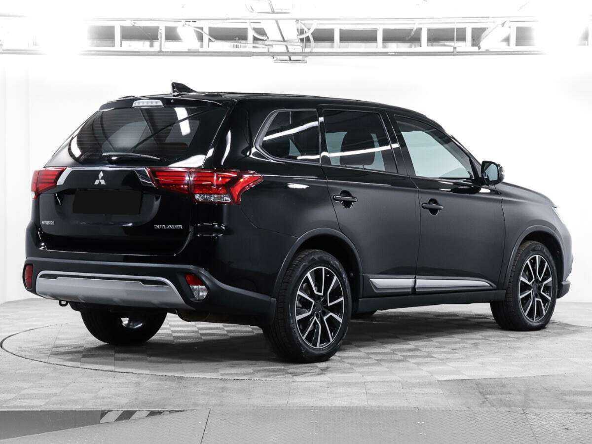 Mitsubishi Outlander с пробегом — 2018 год. Фото: #4