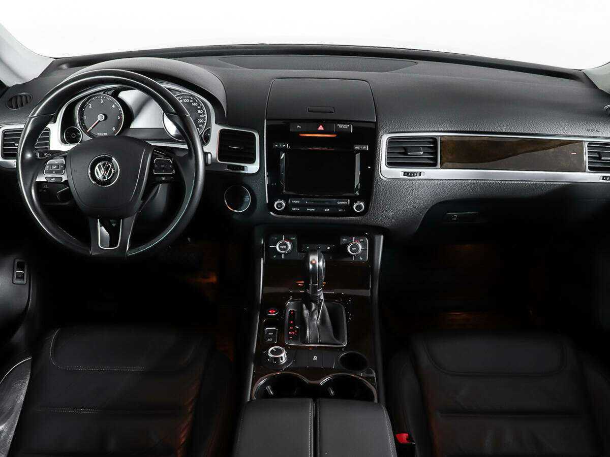 Volkswagen Touareg с пробегом — 2013 год. Фото: #10