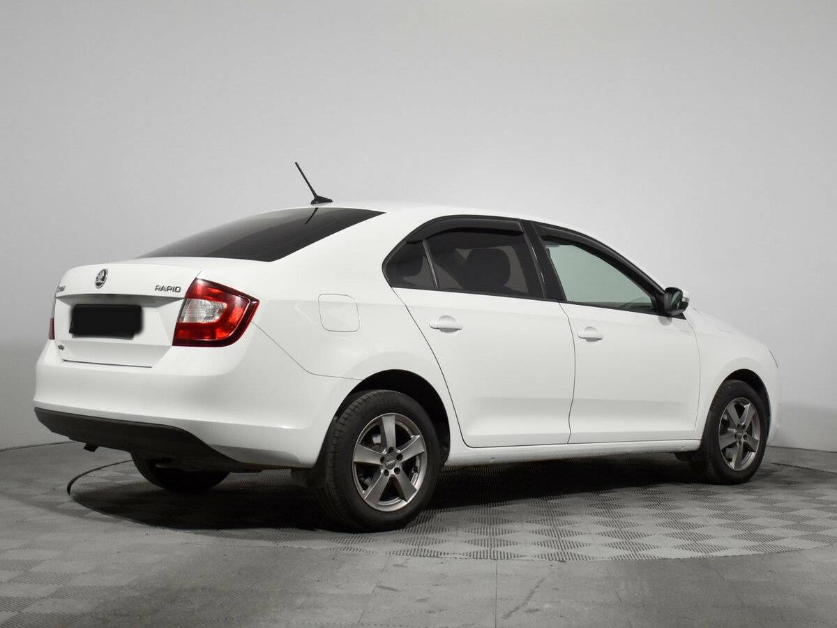 Skoda Rapid с пробегом — 2017 год. Фото: #3