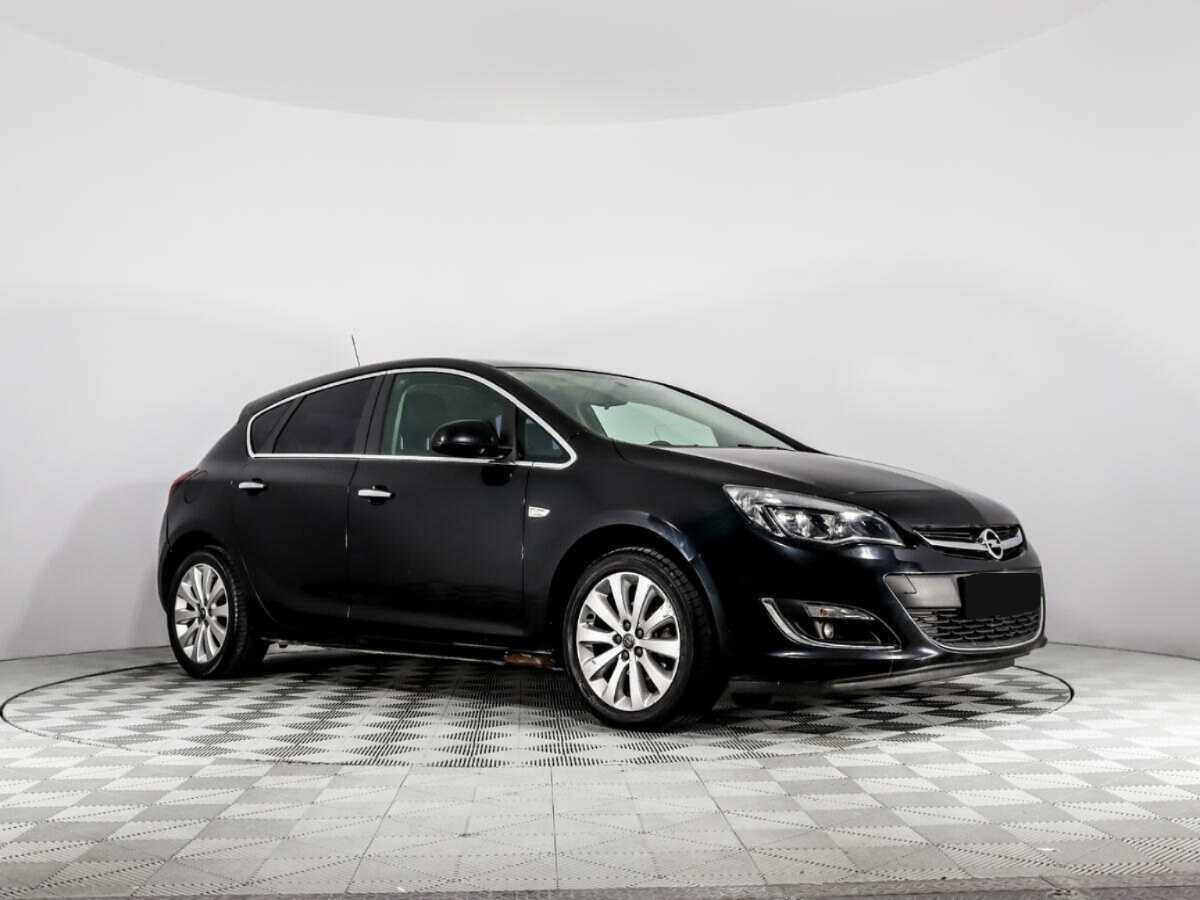 Opel Astra с пробегом — 2013 год. Фото: #2