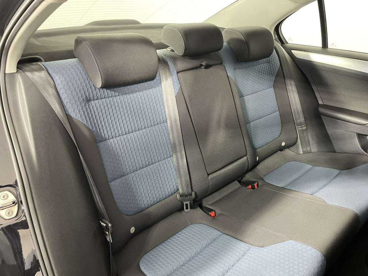 Volkswagen Jetta с пробегом — 2013 год. Фото: #14