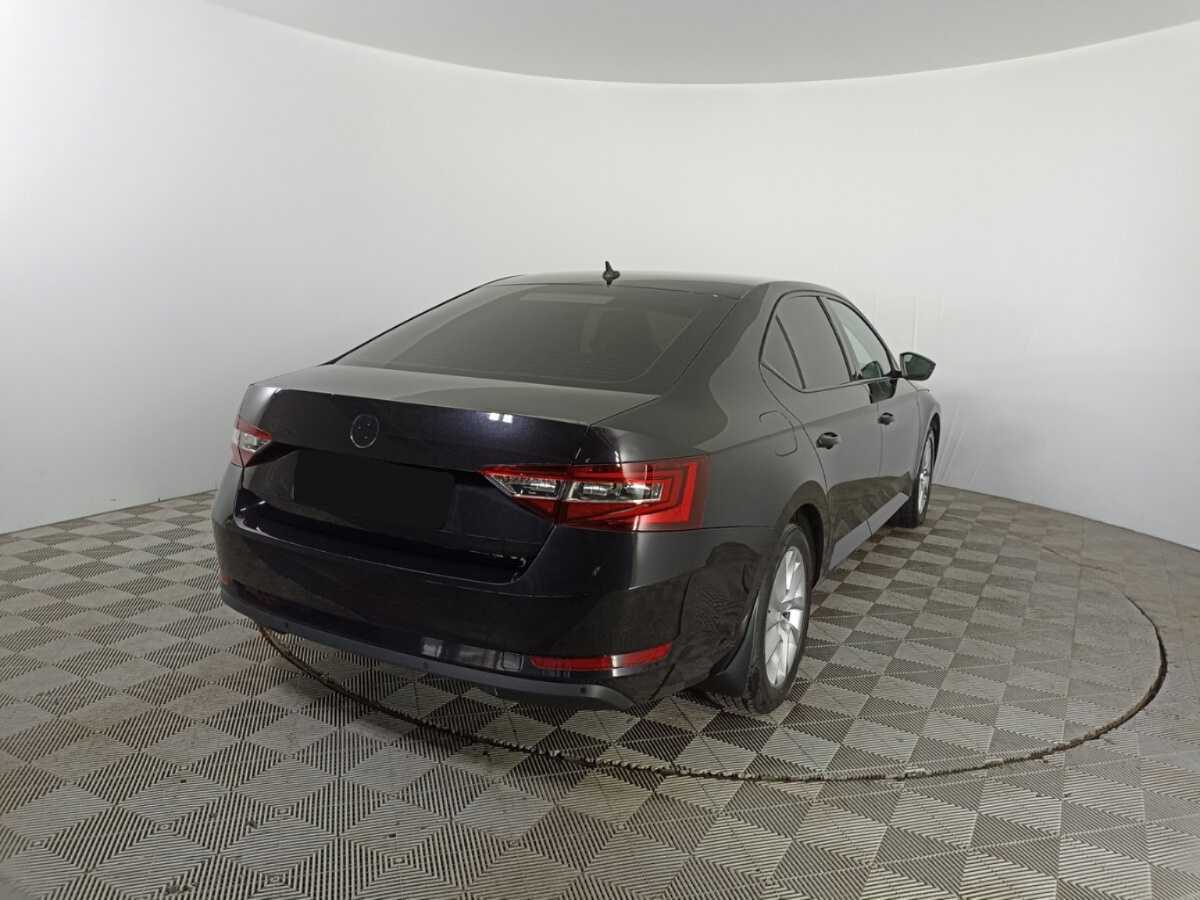 Skoda Superb с пробегом — 2018 год. Фото: #4
