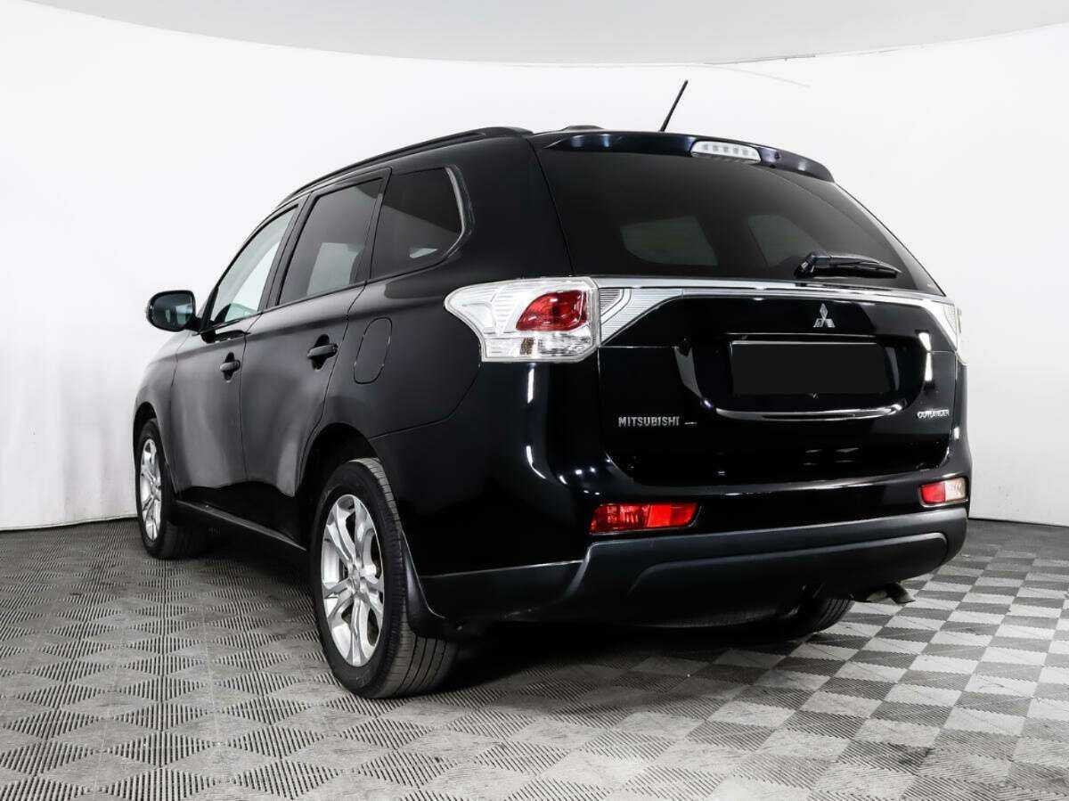 Mitsubishi Outlander с пробегом — 2013 год. Фото: #6