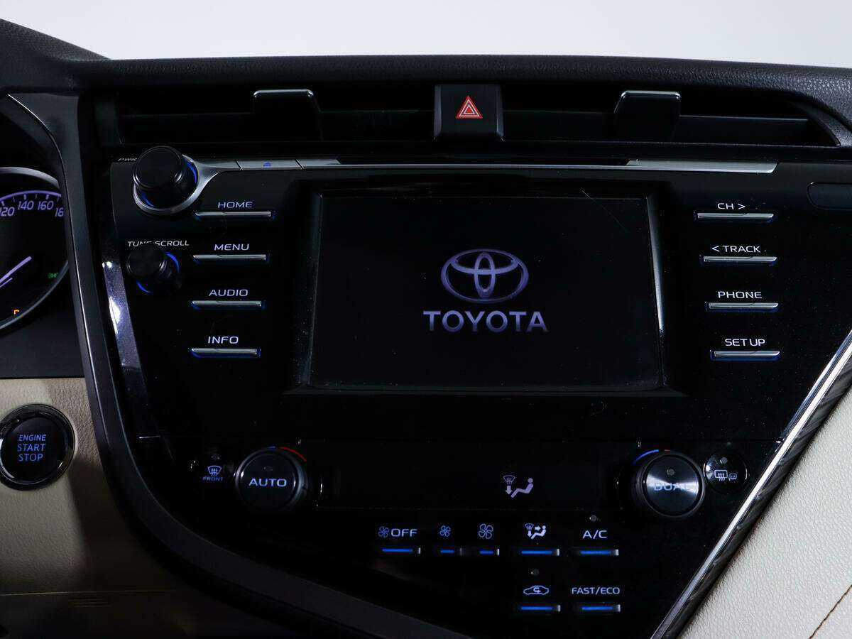 Toyota Camry с пробегом — 2020 год. Фото: #19