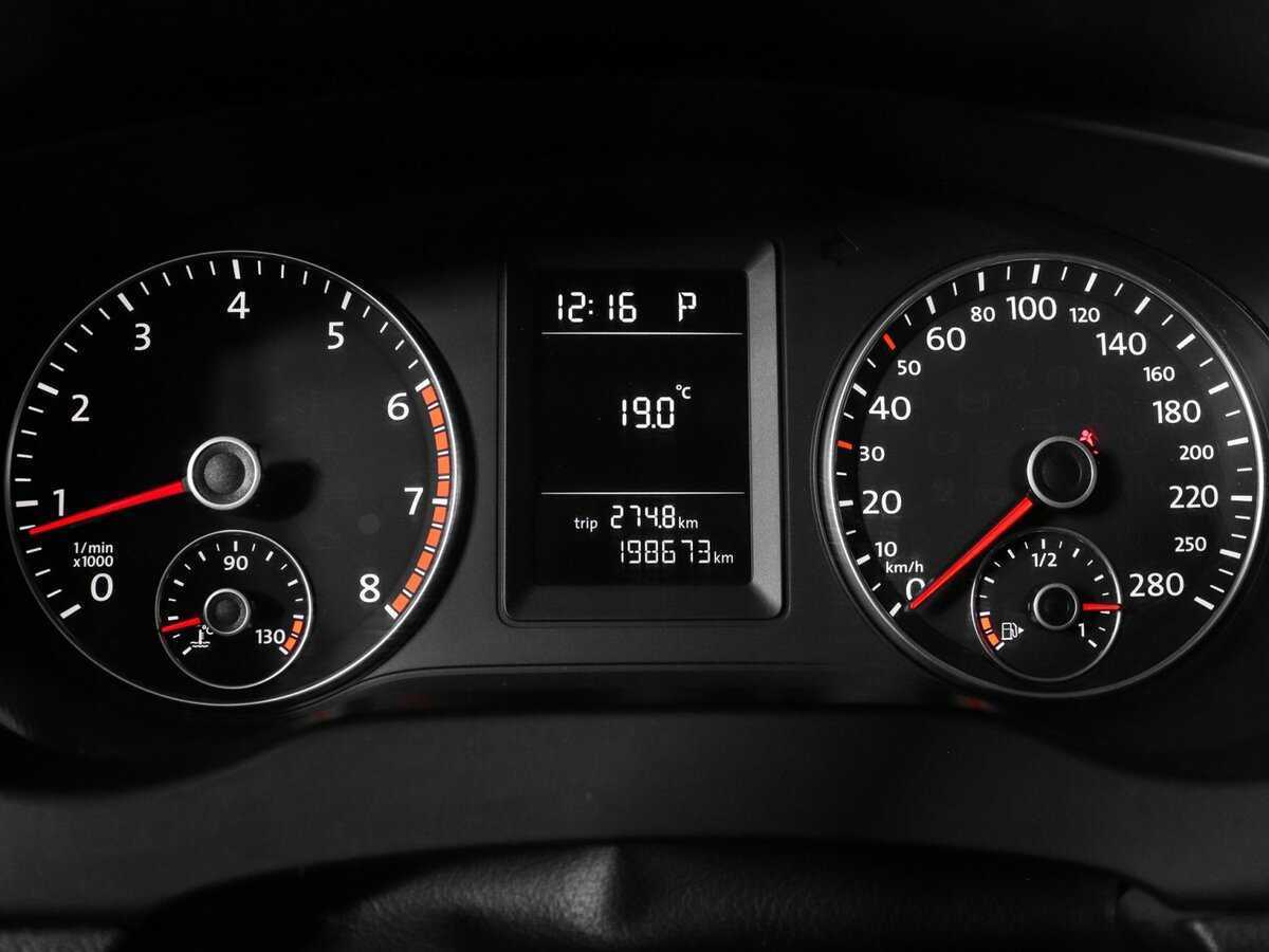 Volkswagen Jetta с пробегом — 2013 год. Фото: #7