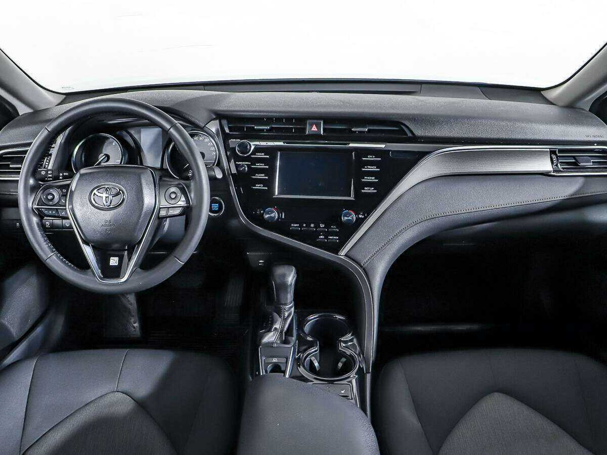 Toyota Camry с пробегом — 2020 год. Фото: #10