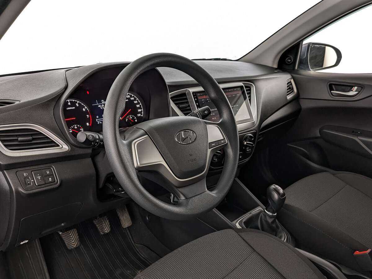 Hyundai Solaris с пробегом — 2019 год. Фото: #9