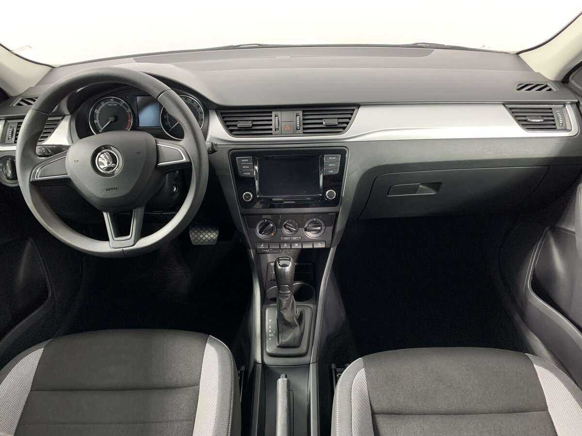 Skoda Rapid с пробегом — 2019 год. Фото: #11
