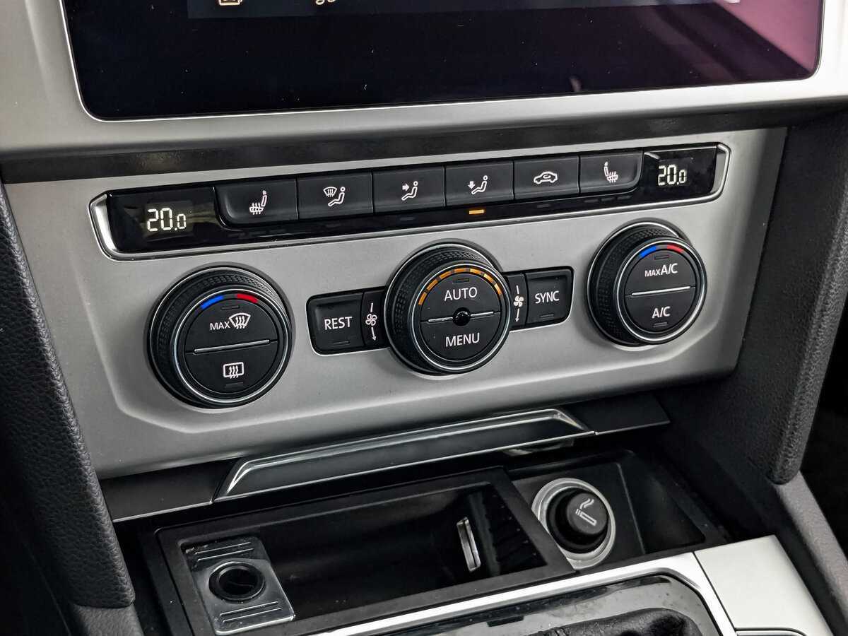 Volkswagen Passat с пробегом — 2019 год. Фото: #20