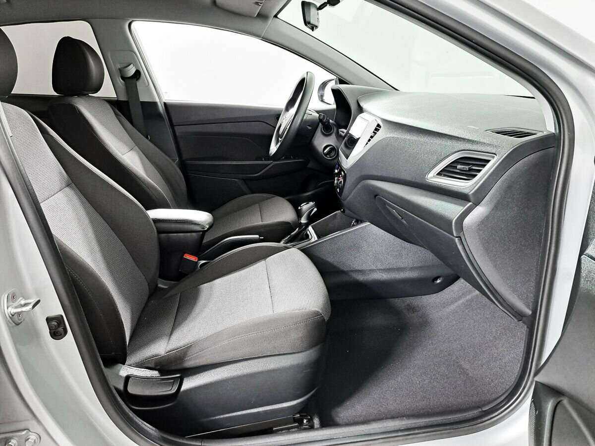 Hyundai Solaris с пробегом — 2021 год. Фото: #6