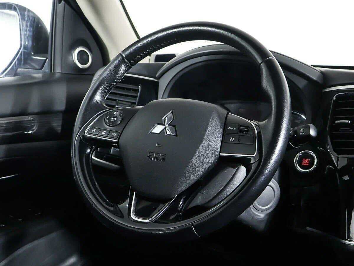 Mitsubishi Outlander с пробегом — 2016 год. Фото: #8