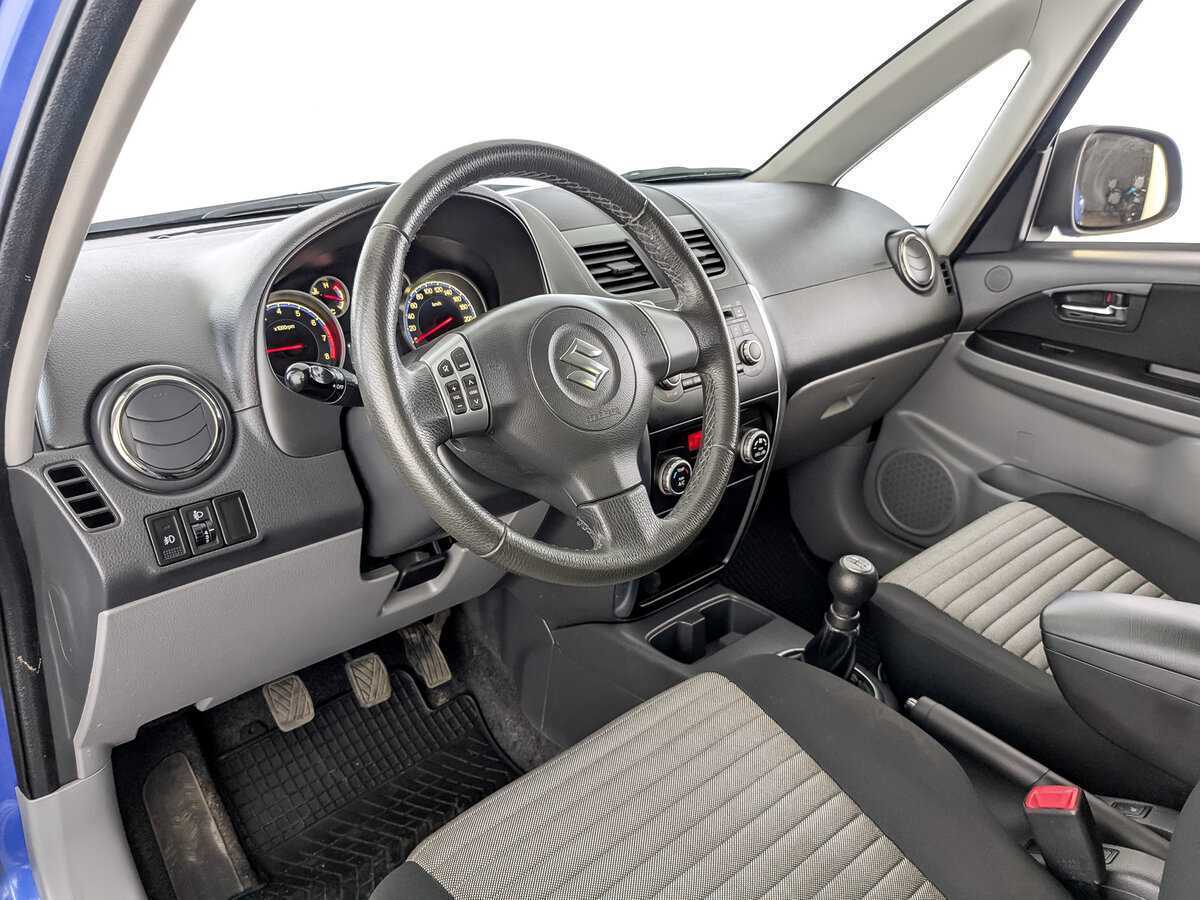 Suzuki SX4 с пробегом — 2012 год. Фото: #15
