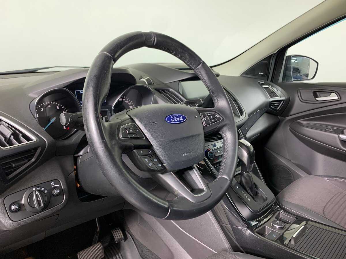 Ford Kuga с пробегом — 2017 год. Фото: #11