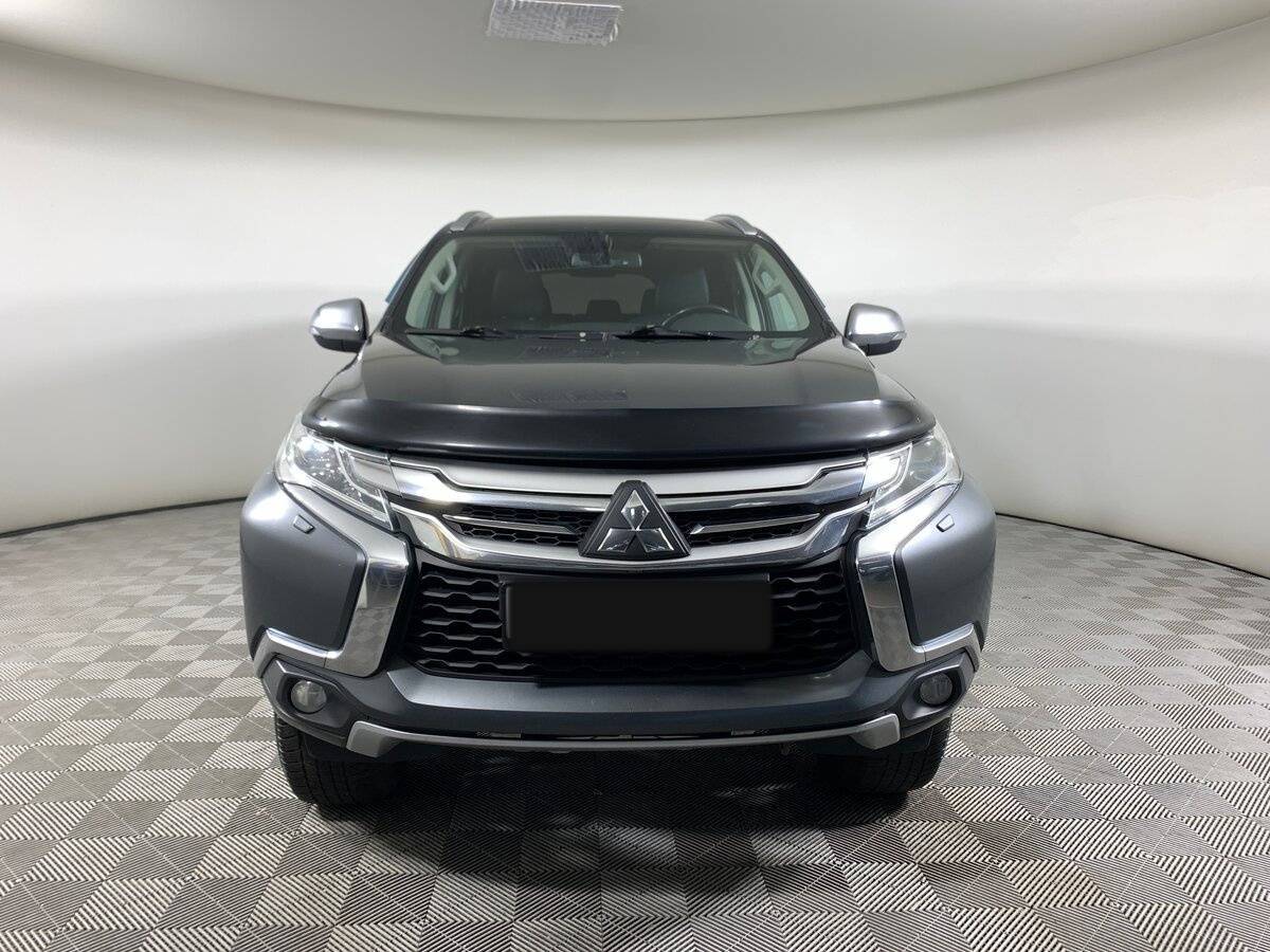 Mitsubishi Pajero Sport с пробегом — 2018 год. Фото: #1