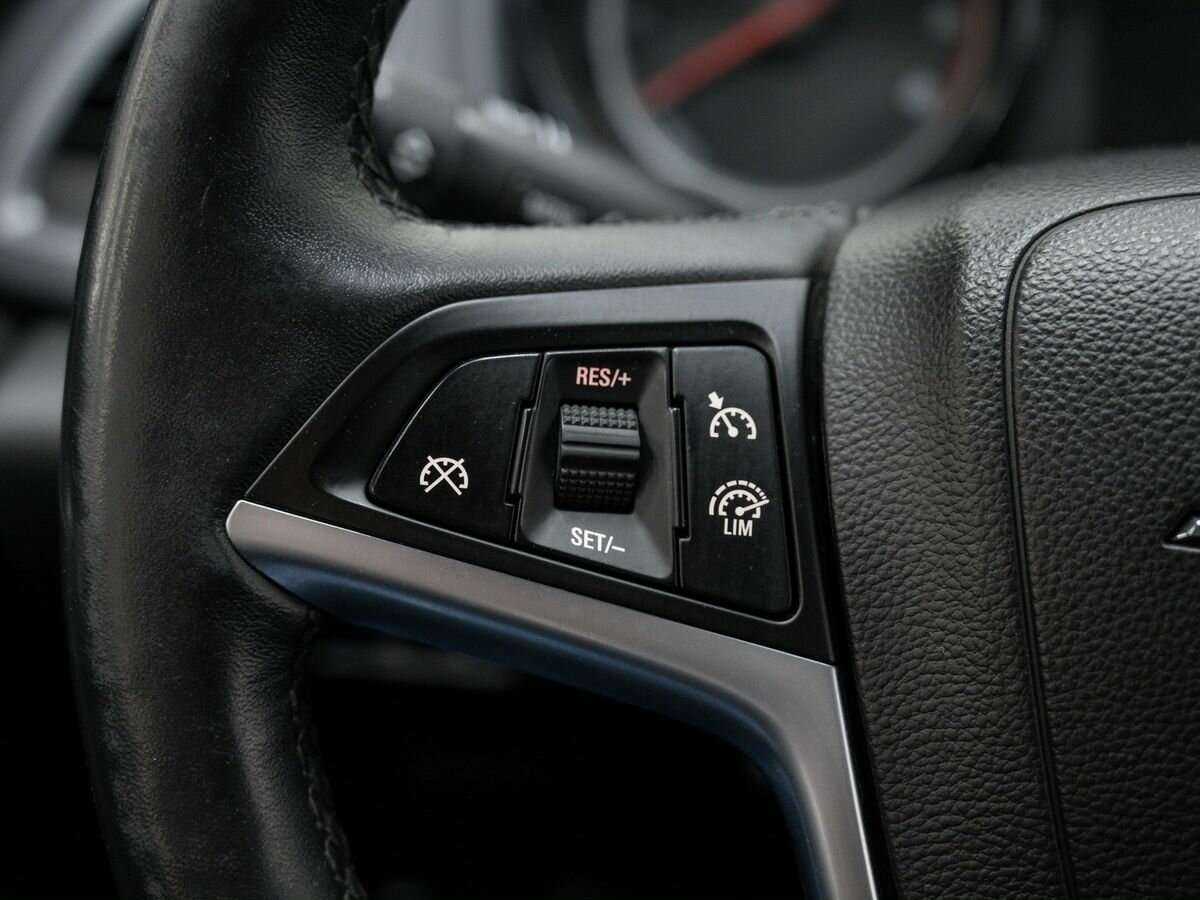 Opel Astra с пробегом — 2013 год. Фото: #15