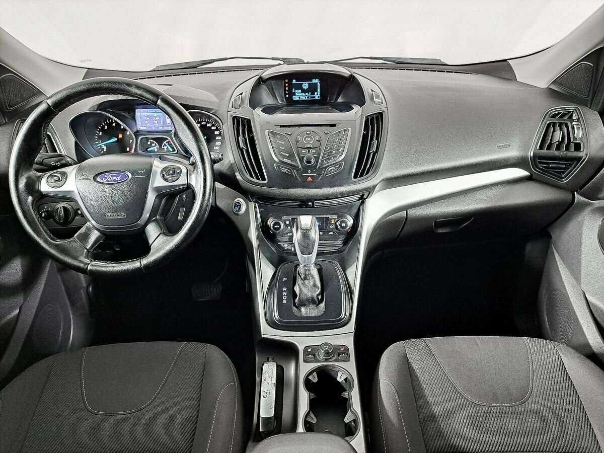 Ford Kuga с пробегом — 2014 год. Фото: #11
