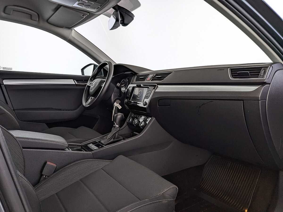Skoda Superb с пробегом — 2019 год. Фото: #12