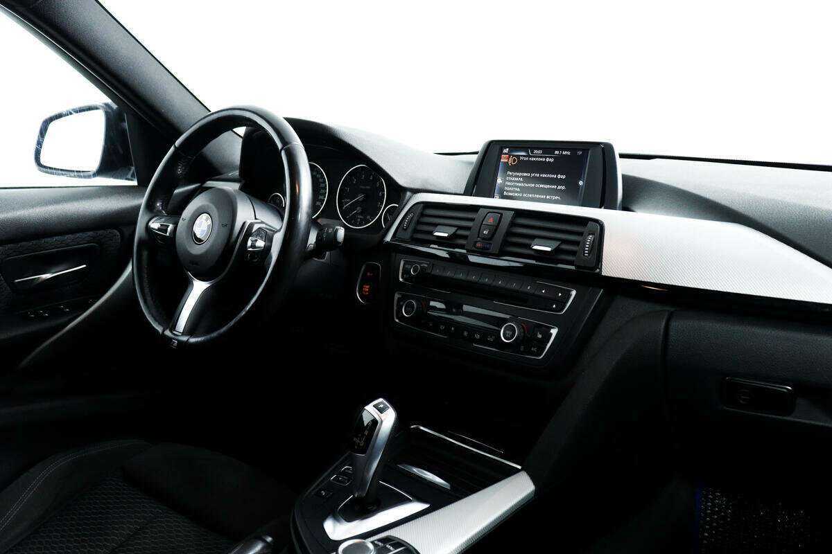 BMW 3 серии с пробегом — 2015 год. Фото: #8