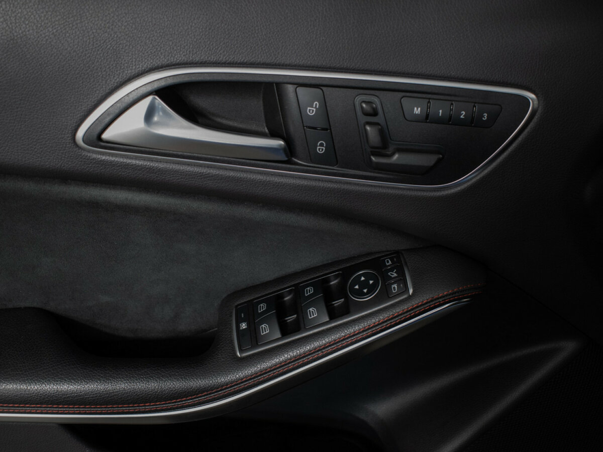 Mercedes-Benz GLA с пробегом — 2015 год. Фото: #16