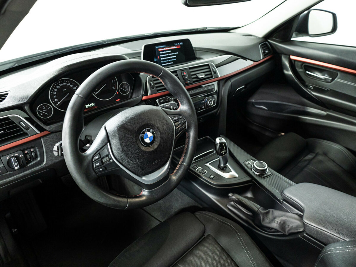 BMW 3 серии с пробегом — 2019 год. Фото: #9