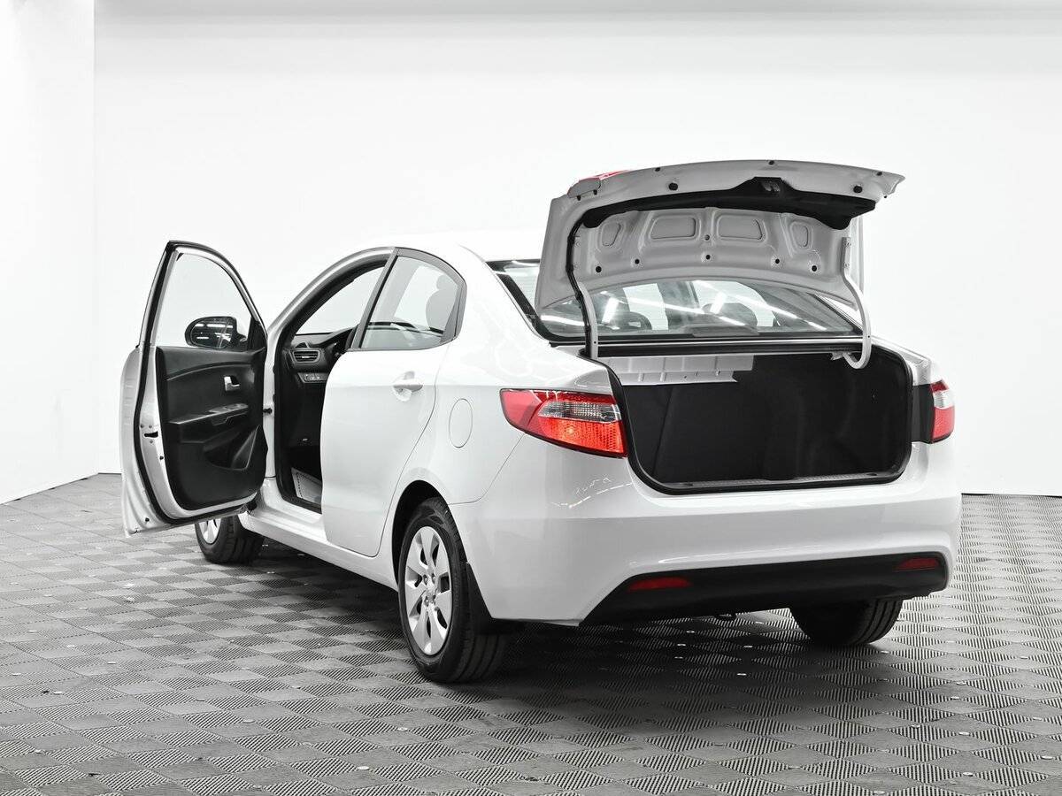 Kia Rio с пробегом — 2013 год. Фото: #4