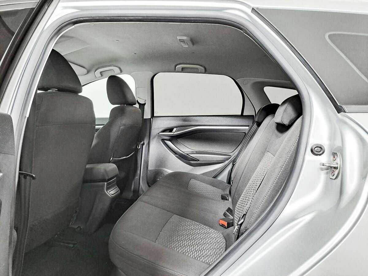 Lada (ВАЗ) Vesta с пробегом — 2020 год. Фото: #9