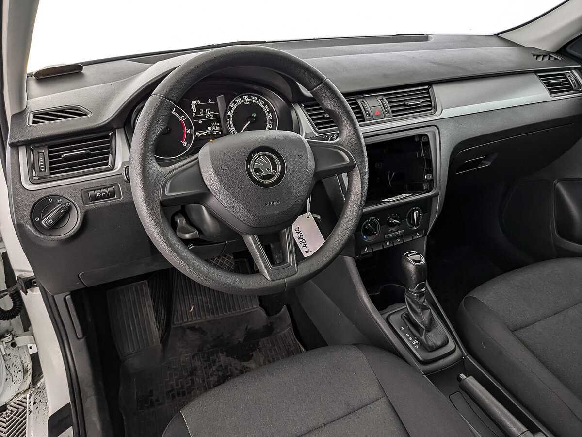 Skoda Rapid с пробегом — 2019 год. Фото: #13