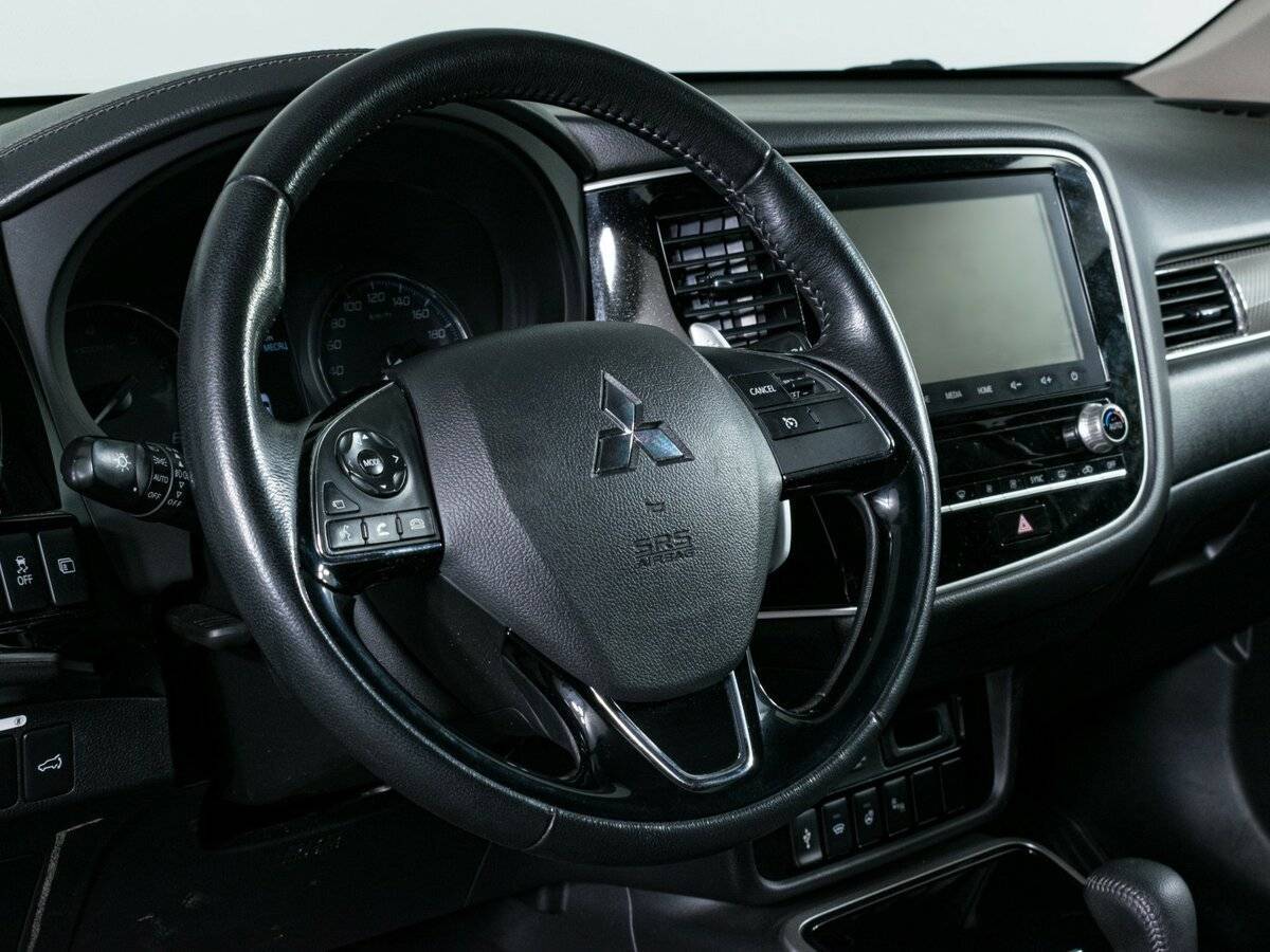 Mitsubishi Outlander с пробегом — 2020 год. Фото: #14