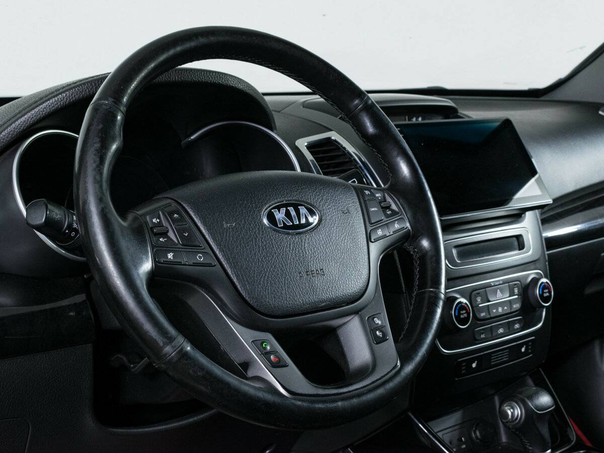 Kia Sorento с пробегом — 2013 год. Фото: #13