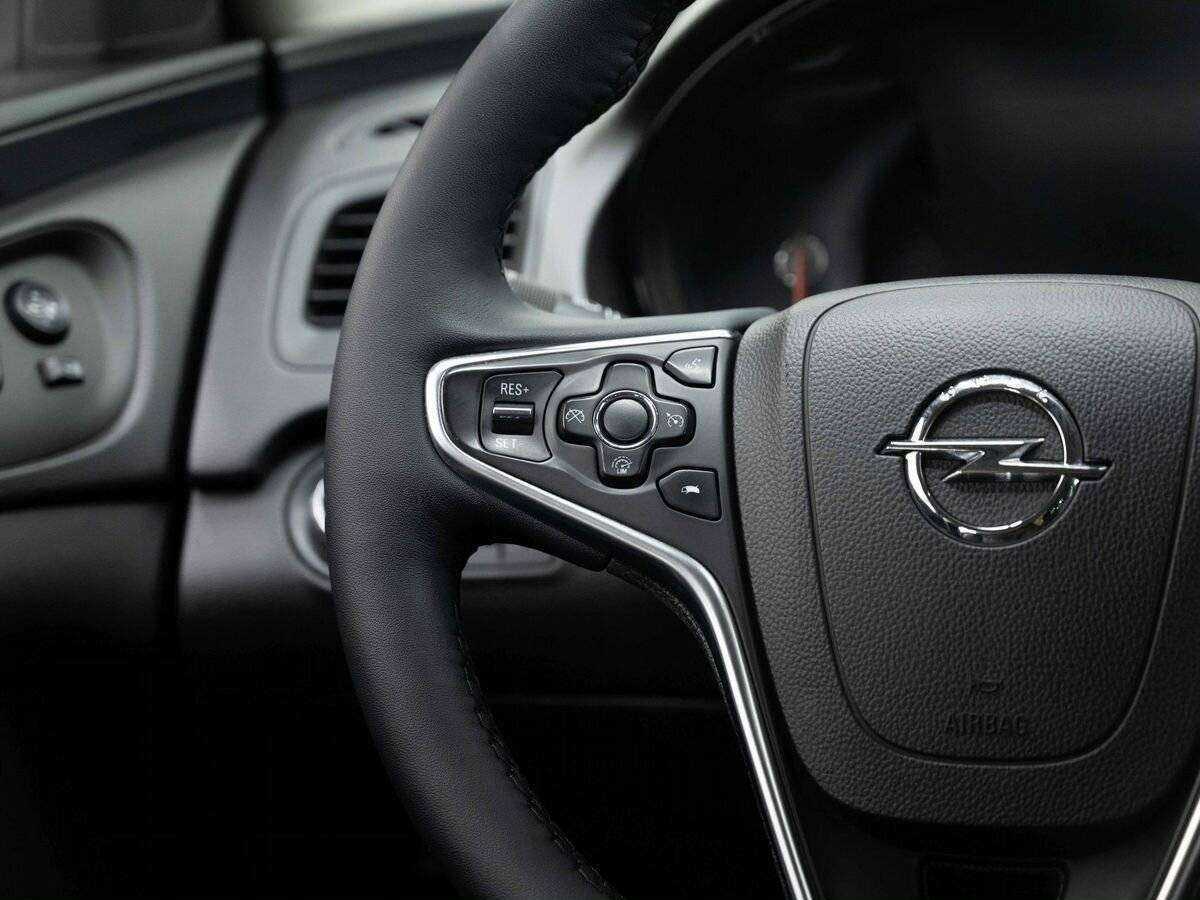 Opel Insignia с пробегом — 2013 год. Фото: #18