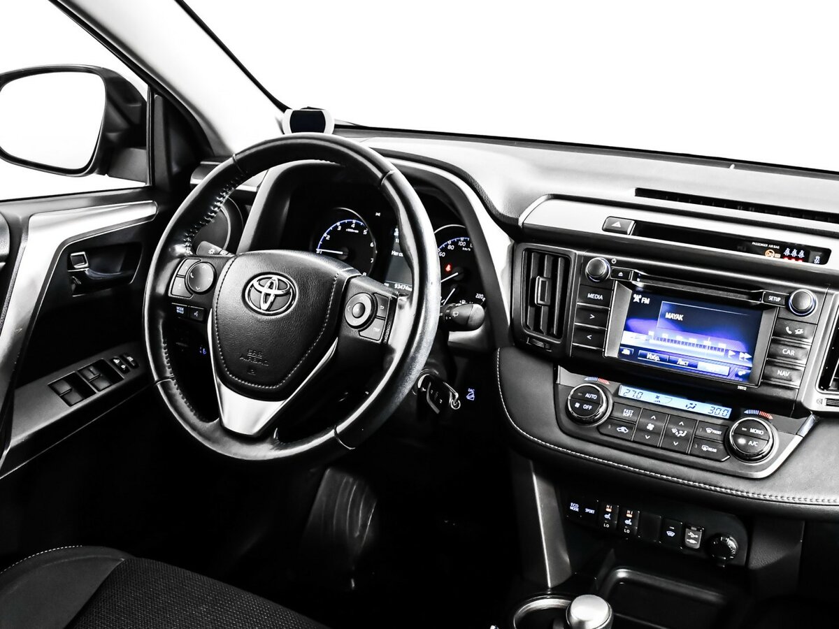Toyota RAV4 с пробегом — 2016 год. Фото: #6