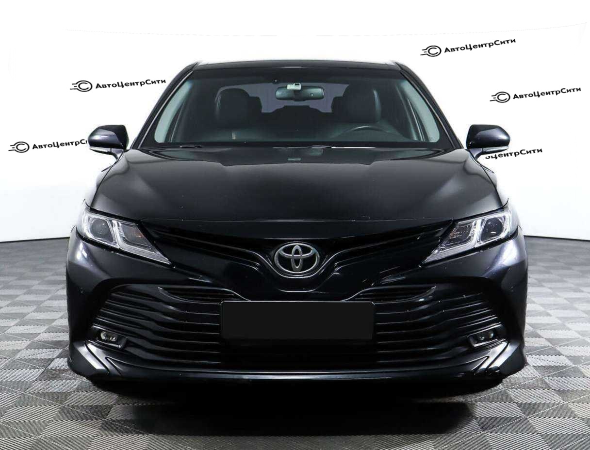 Toyota Camry с пробегом — 2020 год. Фото: #1