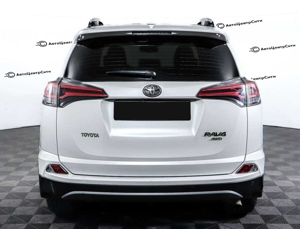 Toyota RAV4 с пробегом — 2018 год. Фото: #5