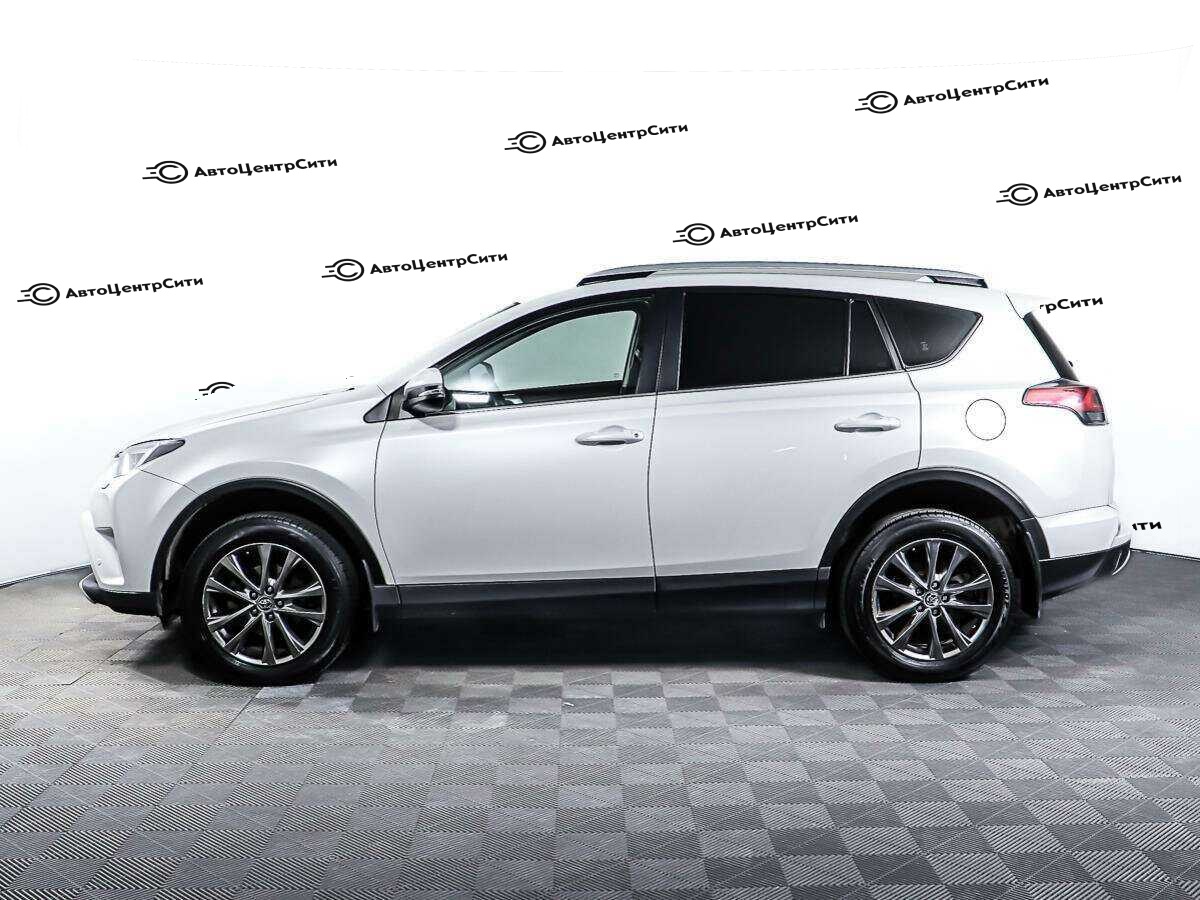 Toyota RAV4 с пробегом — 2018 год. Фото: #7