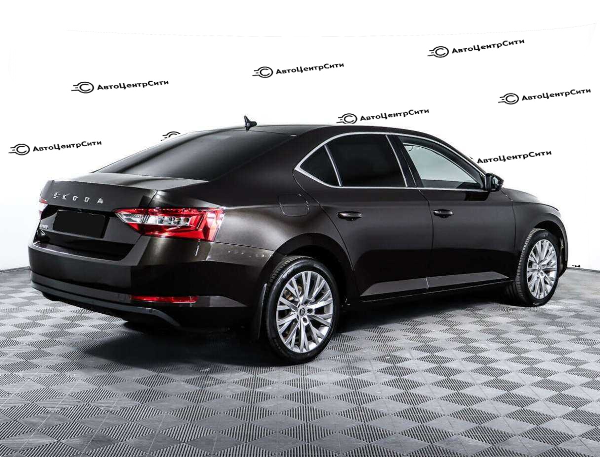 Skoda Superb с пробегом — 2020 год. Фото: #4