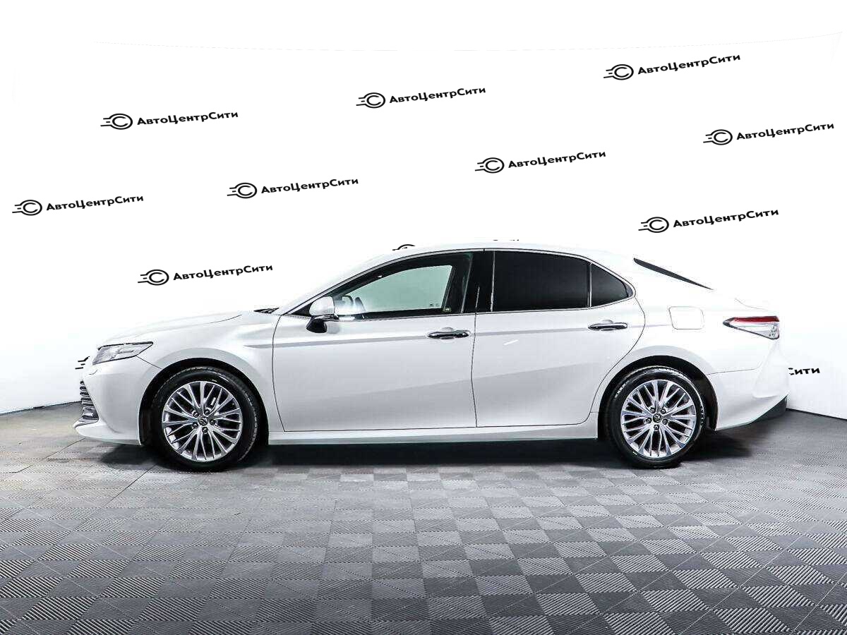 Toyota Camry с пробегом — 2019 год. Фото: #7