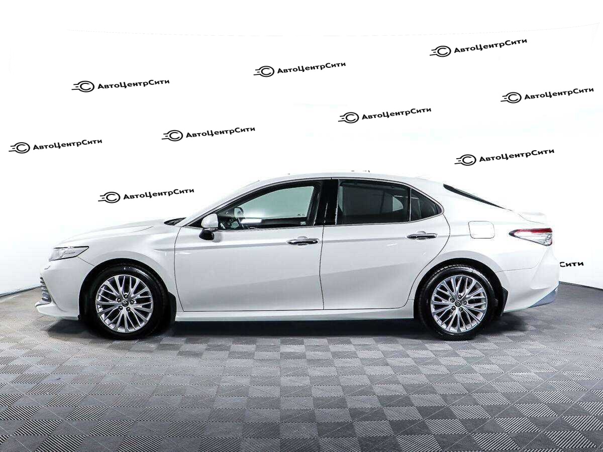 Toyota Camry с пробегом — 2020 год. Фото: #5