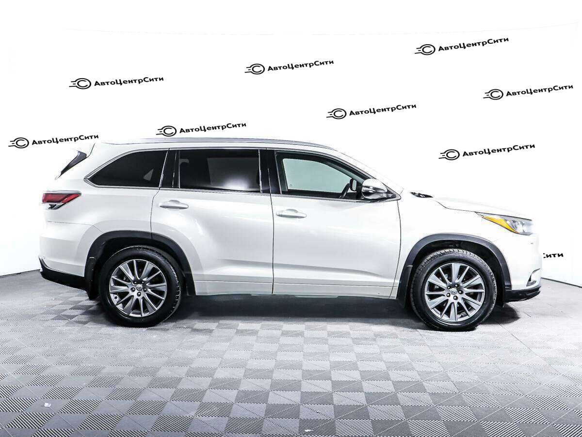 Toyota Highlander с пробегом — 2014 год. Фото: #3