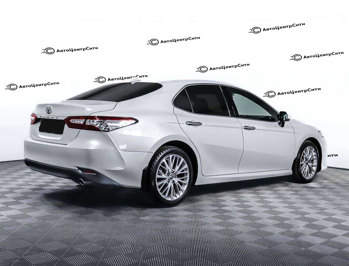 Toyota Camry с пробегом — 2018 год. Фото: #4