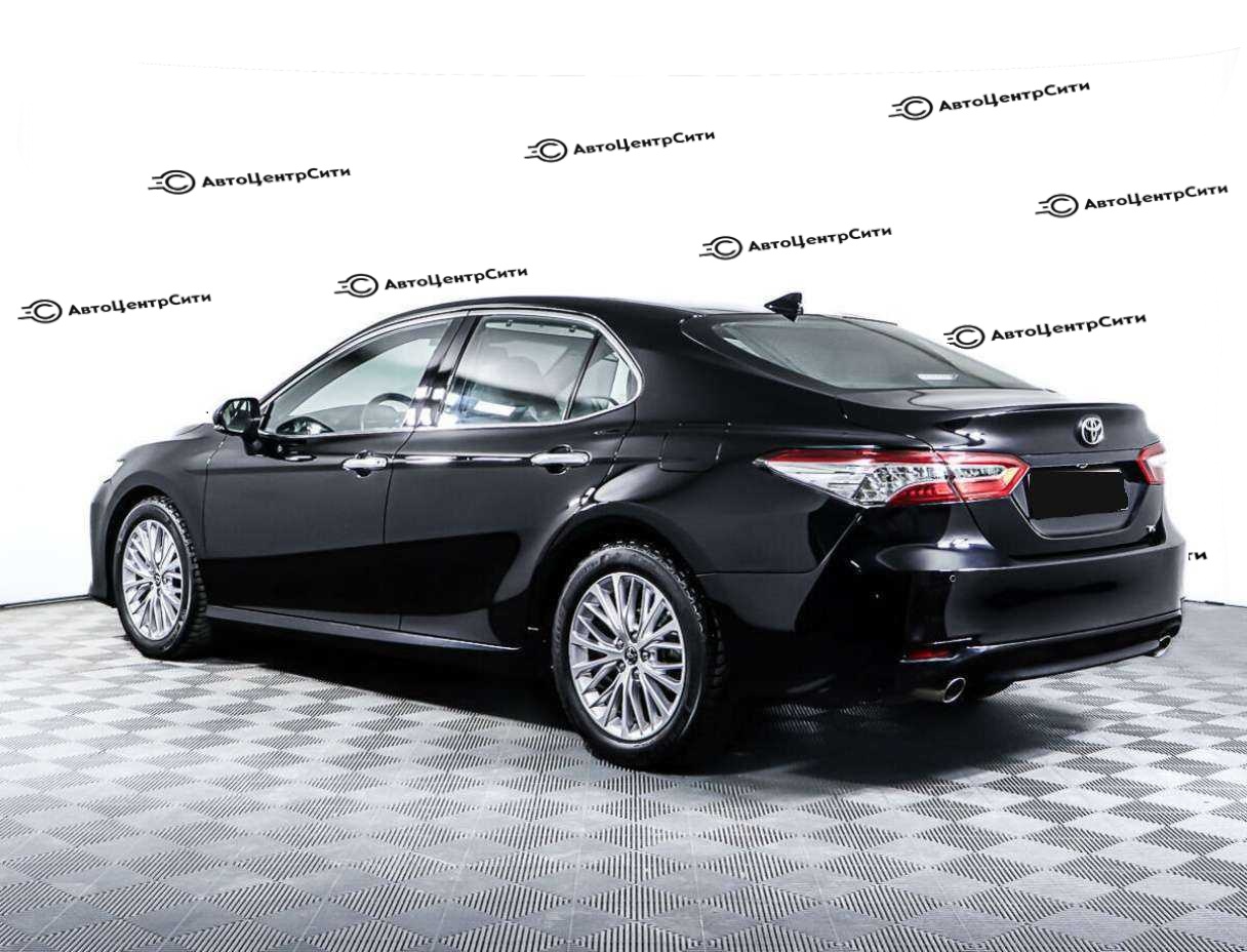 Toyota Camry с пробегом — 2018 год. Фото: #6