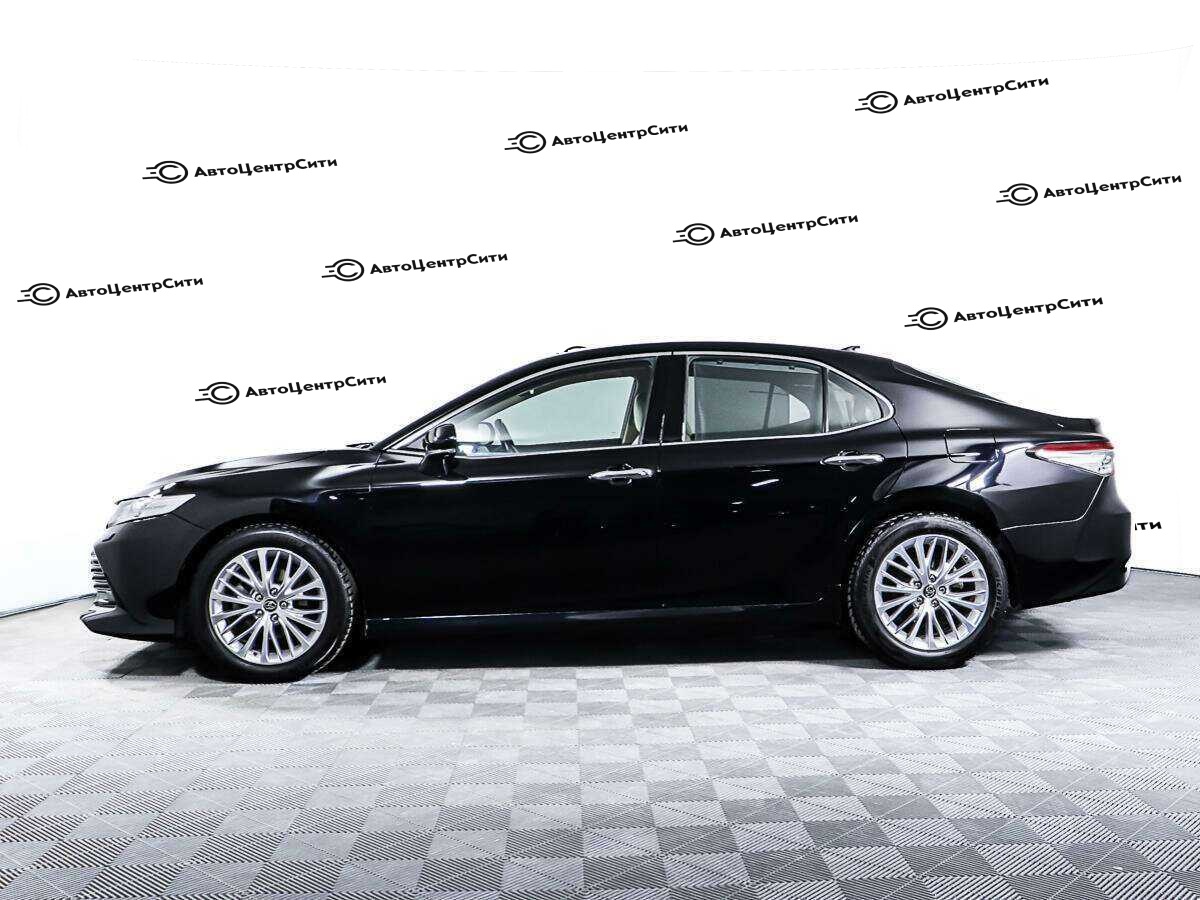 Toyota Camry с пробегом — 2018 год. Фото: #7