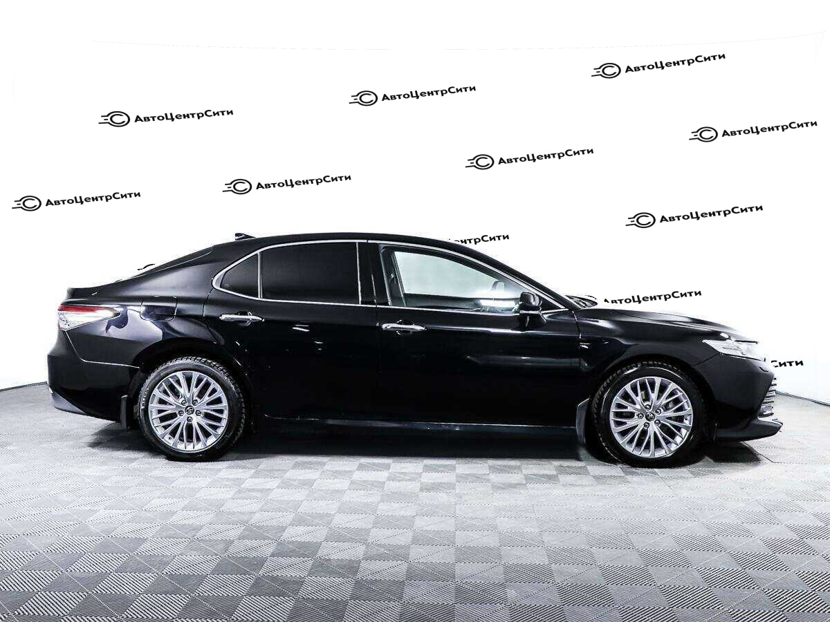 Toyota Camry с пробегом — 2019 год. Фото: #3