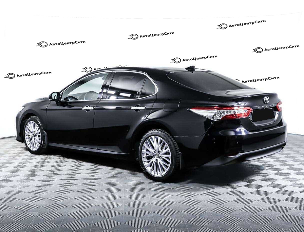 Toyota Camry с пробегом — 2019 год. Фото: #6