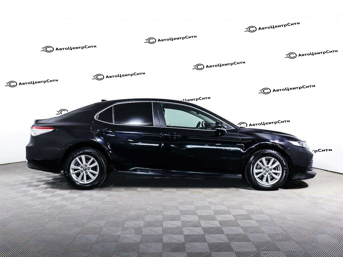 Toyota Camry с пробегом — 2018 год. Фото: #3