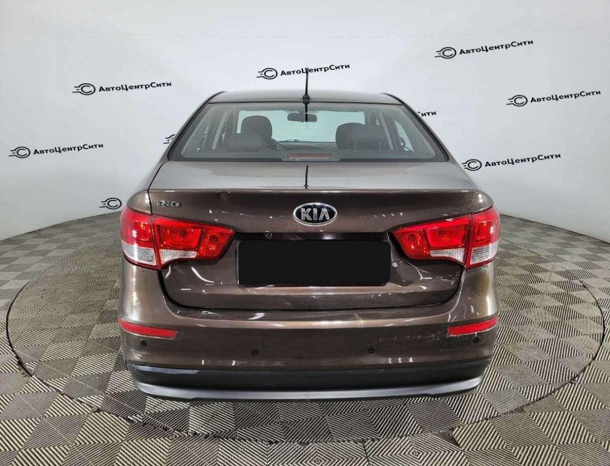 Kia Rio с пробегом — 2016 год. Фото: #2