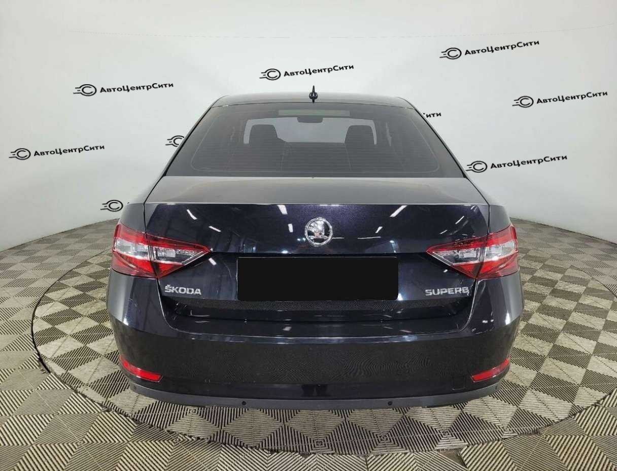 Skoda Superb с пробегом — 2016 год. Фото: #2