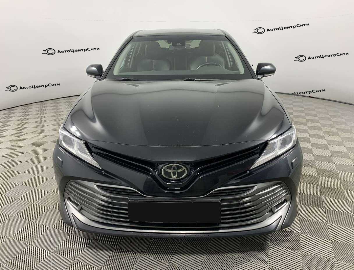 Toyota Camry с пробегом — 2019 год. Фото: #1