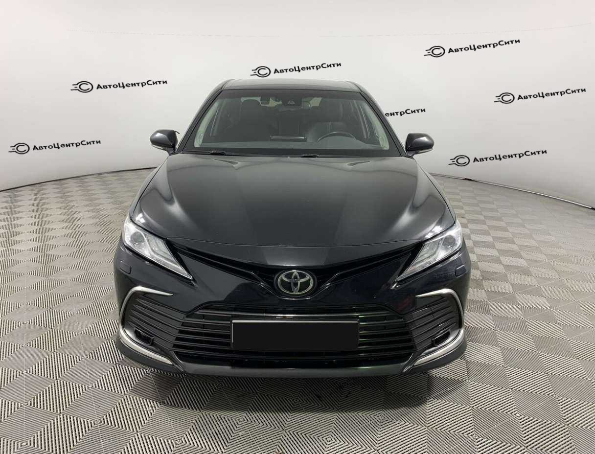 Toyota Camry с пробегом — 2021 год. Фото: #1